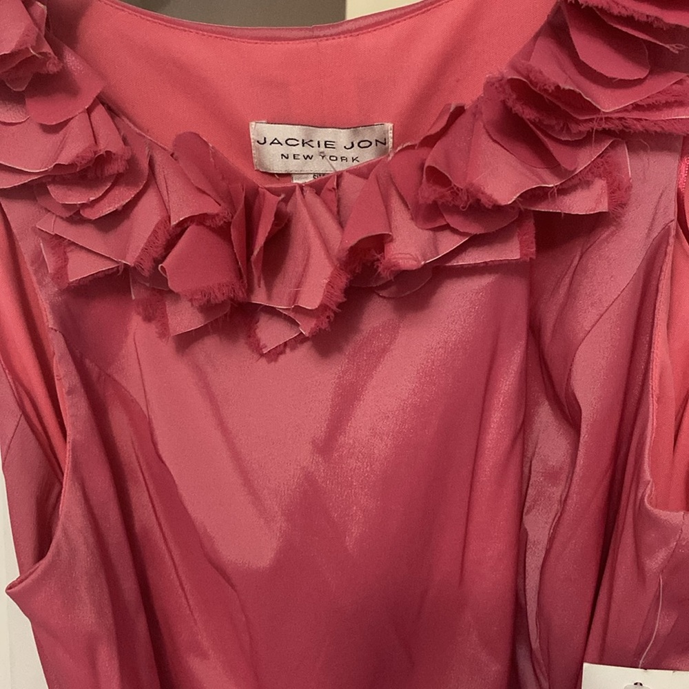 NWT Ruffle top - Picture 2 of 3